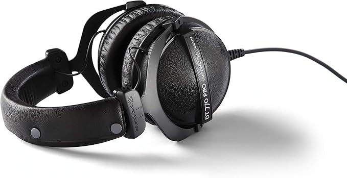 beyerdynamic DT 770 PRO 32 Ohm Over-Ear Headphones in Black. Enclosed Design, Wired for Professional Sound in The Studio and on Mobile Devices Such as Tablets and Smartphones