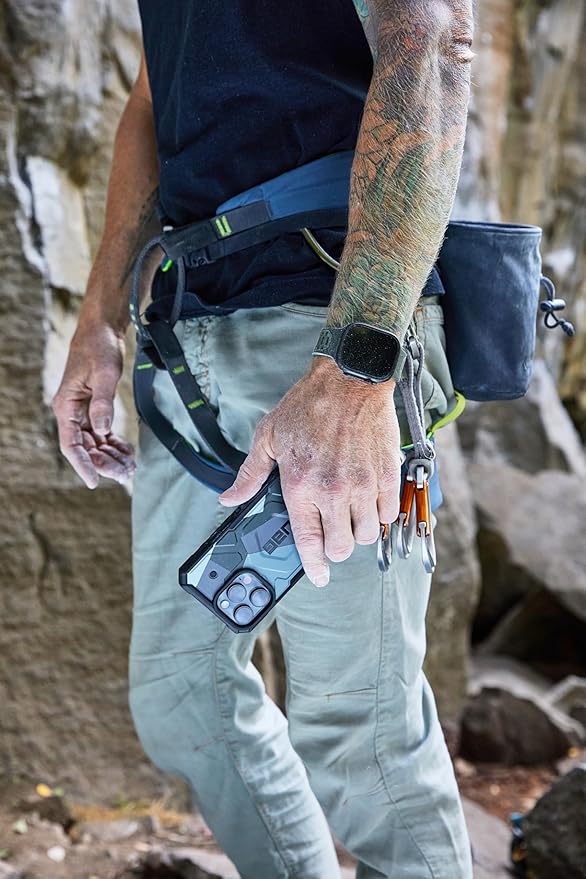 URBAN ARMOR GEAR UAG Designed for iPhone 16 Pro Max Case 6.9" Pathfinder SE - Compatible with MagSafe Charging Rugged Shockproof Anti-Slip Military Grade Protective Cover, Digi Camo Dark Earth