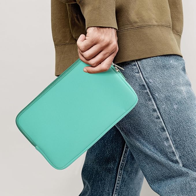 kwmobile Neoprene Pouch Compatible with 8"-8,4" Tablet - Universal Sleeve Case Cover with Zipper for Tablet - Mint