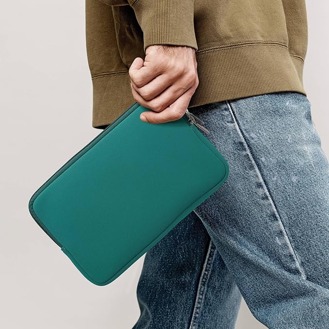 kwmobile Neoprene Pouch Compatible with 8"-8,4" Tablet - Universal Sleeve Case Cover with Zipper for Tablet - Petrol